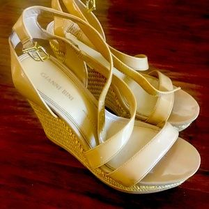 Gianni Bini nude wedges